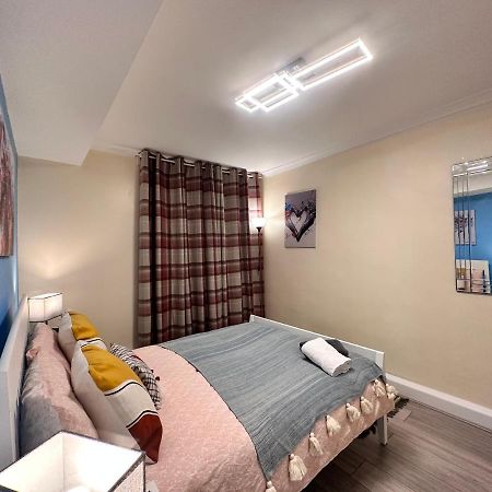 Posh 2-Bedroom, Living Room, Kitchen & 1.5 Bathroom London Luaran gambar