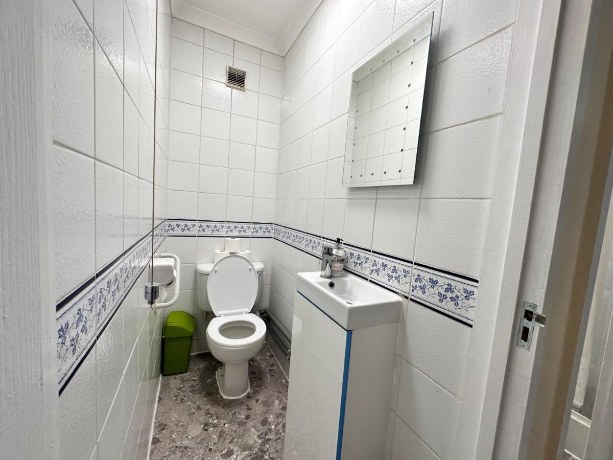 Posh 2-Bedroom, Living Room, Kitchen & 1.5 Bathroom London Luaran gambar