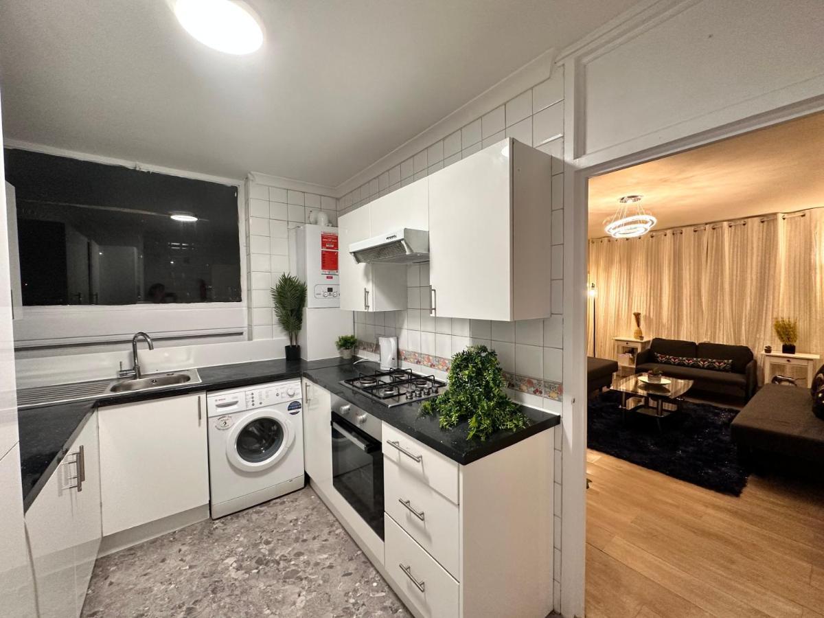 Posh 2-Bedroom, Living Room, Kitchen & 1.5 Bathroom London Luaran gambar