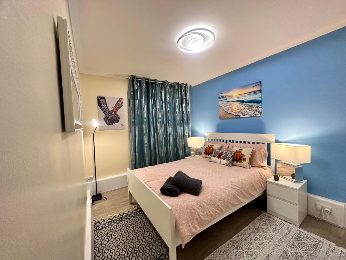 Posh 2-Bedroom, Living Room, Kitchen & 1.5 Bathroom London Luaran gambar